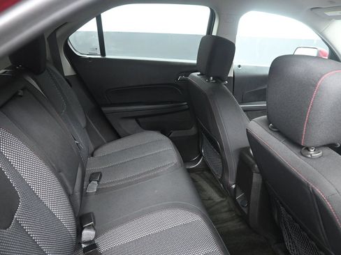Used 2017 Chevrolet Equinox LT FWD image 15