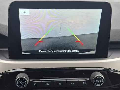 Used 2022 Ford Escape SE w/ SE Sport Appearance Package image 11