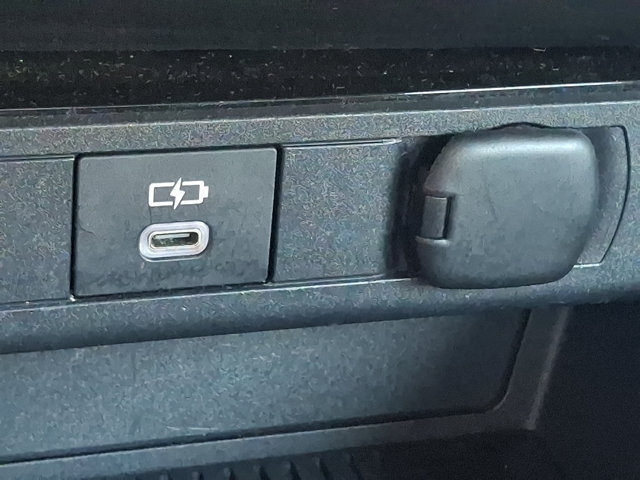 Used 2024 Toyota Prius LE FWD image 25