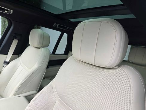 Used 2023 Land Rover Range Rover SE image 25