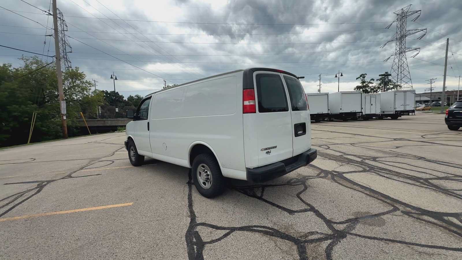 Used 2019 Chevrolet Express 2500 w/ Driver Convenience Package RWD image 6
