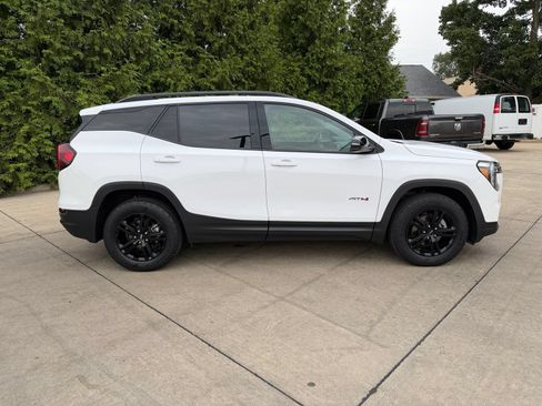 Used 2022 GMC Terrain AT4 AWD/4WD image 8