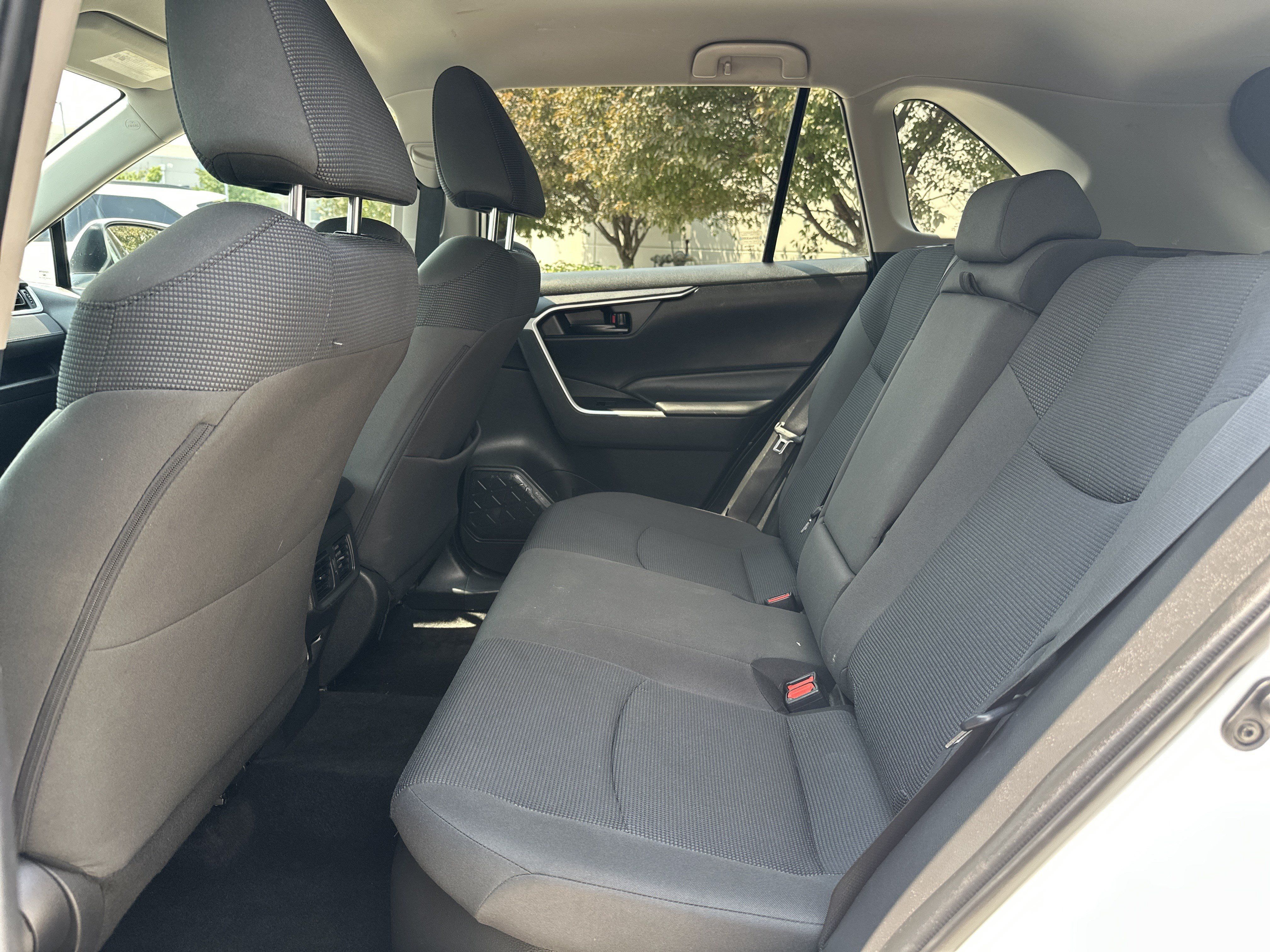 Used 2024 Toyota RAV4 LE AWD/4WD image 30