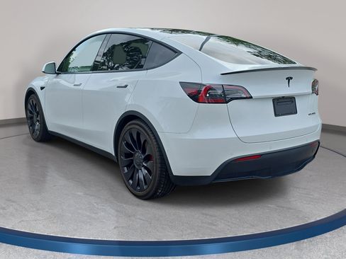 Used 2022 Tesla Model Y Performance AWD/4WD image 8