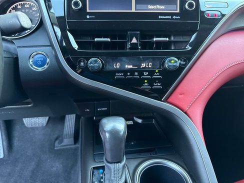 Used 2024 Toyota Camry XSE w/ Cold Weather Package FWD image 17