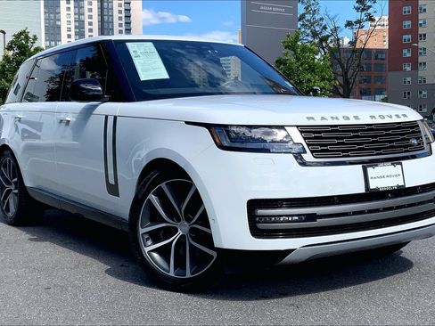 Certified 2025 Land Rover Range Rover Long Wheelbase SE AWD/4WD image 7
