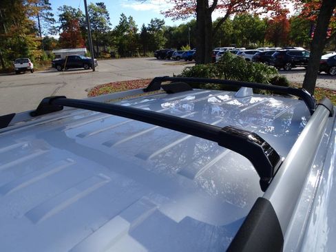 Used 2023 GMC Acadia SLE w/ Infotainment Package image 50