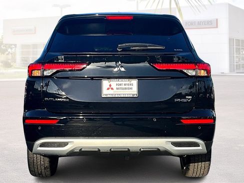 New 2025 Mitsubishi Outlander SE image 4