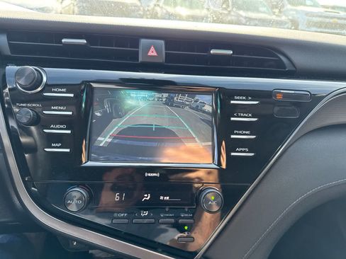 Used 2020 Toyota Camry SE FWD image 29