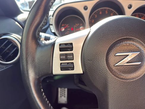 Used 2007 Nissan 350Z Touring RWD image 24