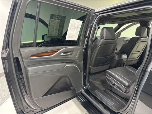Used 2023 Cadillac Escalade ESV Premium Luxury image 26