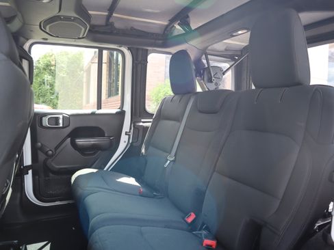 Used 2018 Jeep Wrangler Unlimited Sport AWD/4WD image 25