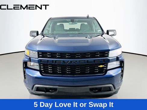 Used 2020 Chevrolet Silverado 1500 Custom w/ Custom Value Package image 2