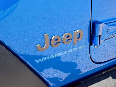 Used 2023 Jeep Wrangler Unlimited w/ 8.4" Radio Group AWD/4WD image 11