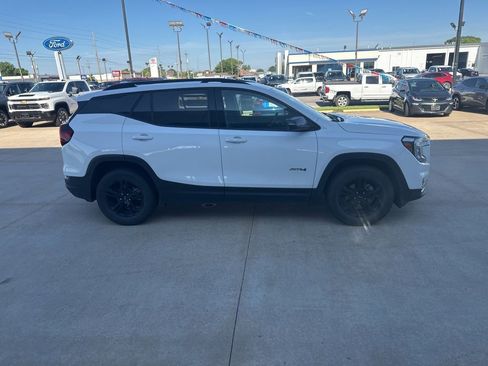 Used 2023 GMC Terrain AT4 AWD/4WD image 34