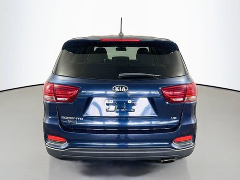 Used 2019 Kia Sorento AWD V6 image 7