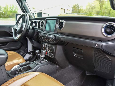 Certified 2020 Jeep Gladiator Rubicon AWD/4WD image 10