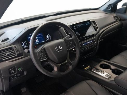 Used 2024 Honda Passport TrailSport image 4