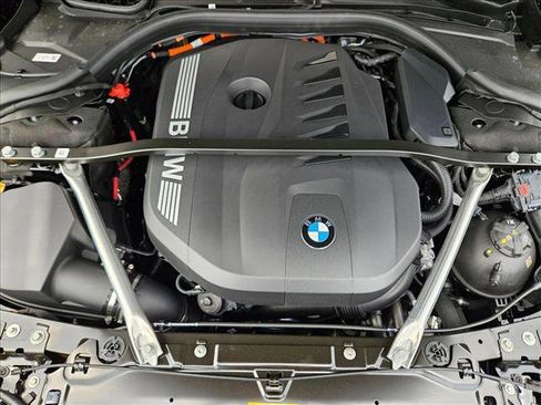 New 2025 BMW 750e xDrive image 16