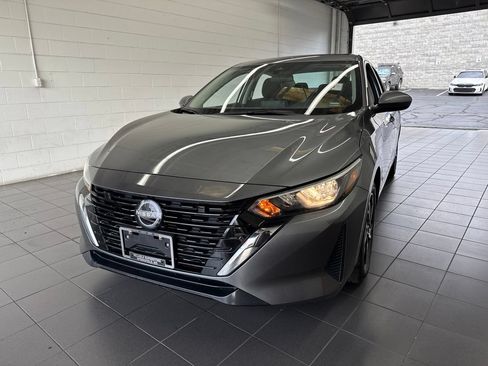 Used 2025 Nissan Sentra SV FWD image 3