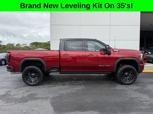 Used 2025 GMC Sierra 2500 AT4 w/ AT4 Premium Plus Package AWD/4WD image 3