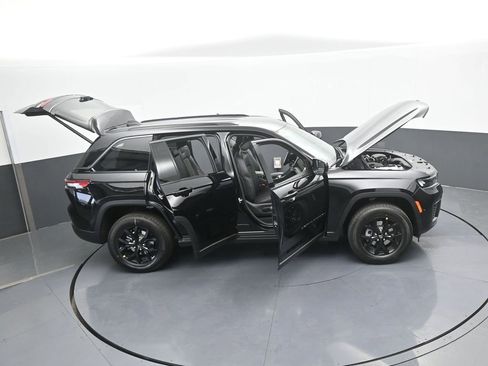 New 2026 Jeep Grand Cherokee Altitude image 61