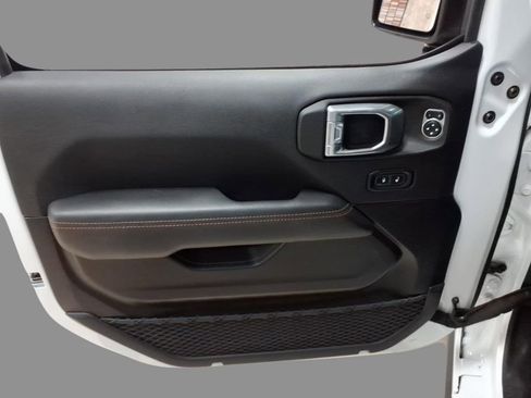 Used 2022 Jeep Wrangler Unlimited Rubicon w/ Xtreme Recon 35" Tire Package image 15