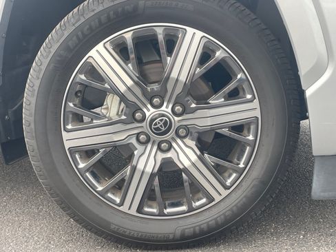 Used 2023 Toyota Sequoia Capstone AWD/4WD image 8