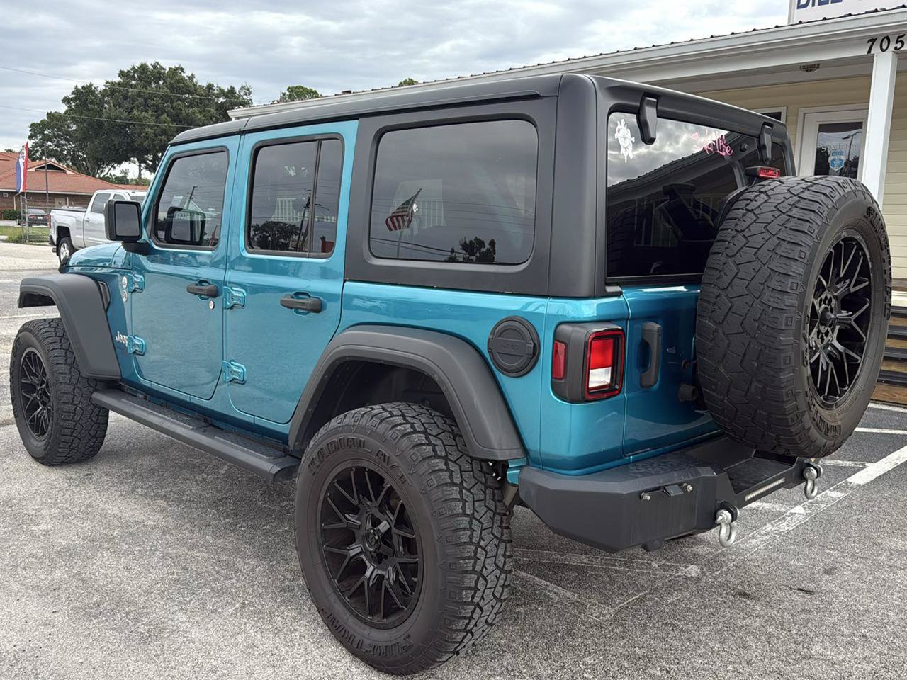 Used 2020 Jeep Wrangler Unlimited Sport S AWD/4WD image 3