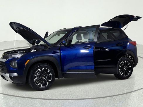 Used 2023 Chevrolet TrailBlazer LT FWD image 11