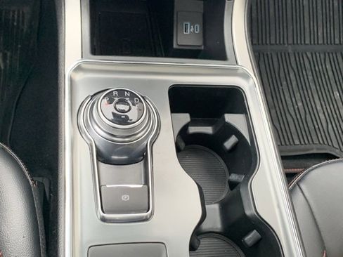 Used 2022 Ford Edge ST-Line w/ Class II Trailer Tow Package image 14