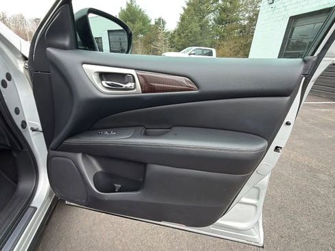Used 2013 Nissan Pathfinder SL image 45