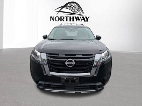 Used 2023 Nissan Pathfinder Platinum AWD/4WD image 8