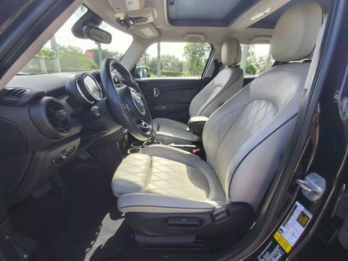 Used 2020 MINI Cooper 4-Door Hardtop w/ Signature Upholstery Package image 10