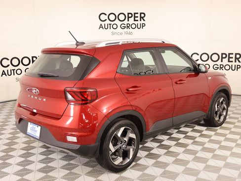 Used 2025 Hyundai Venue SEL FWD image 20