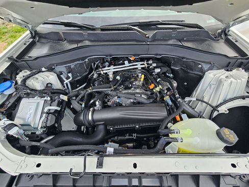 New 2026 Ford Explorer Active w/ Active Comfort Package RWD image 36