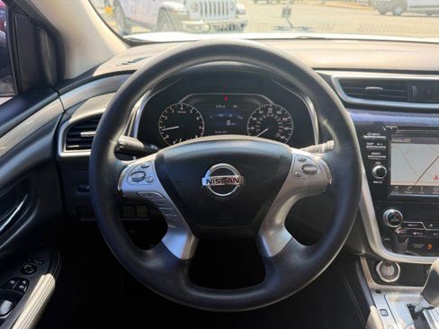 Used 2018 Nissan Murano S image 8