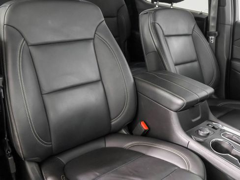 Used 2022 Chevrolet Traverse LT w/ LPO, Floor Liner Package AWD/4WD image 47