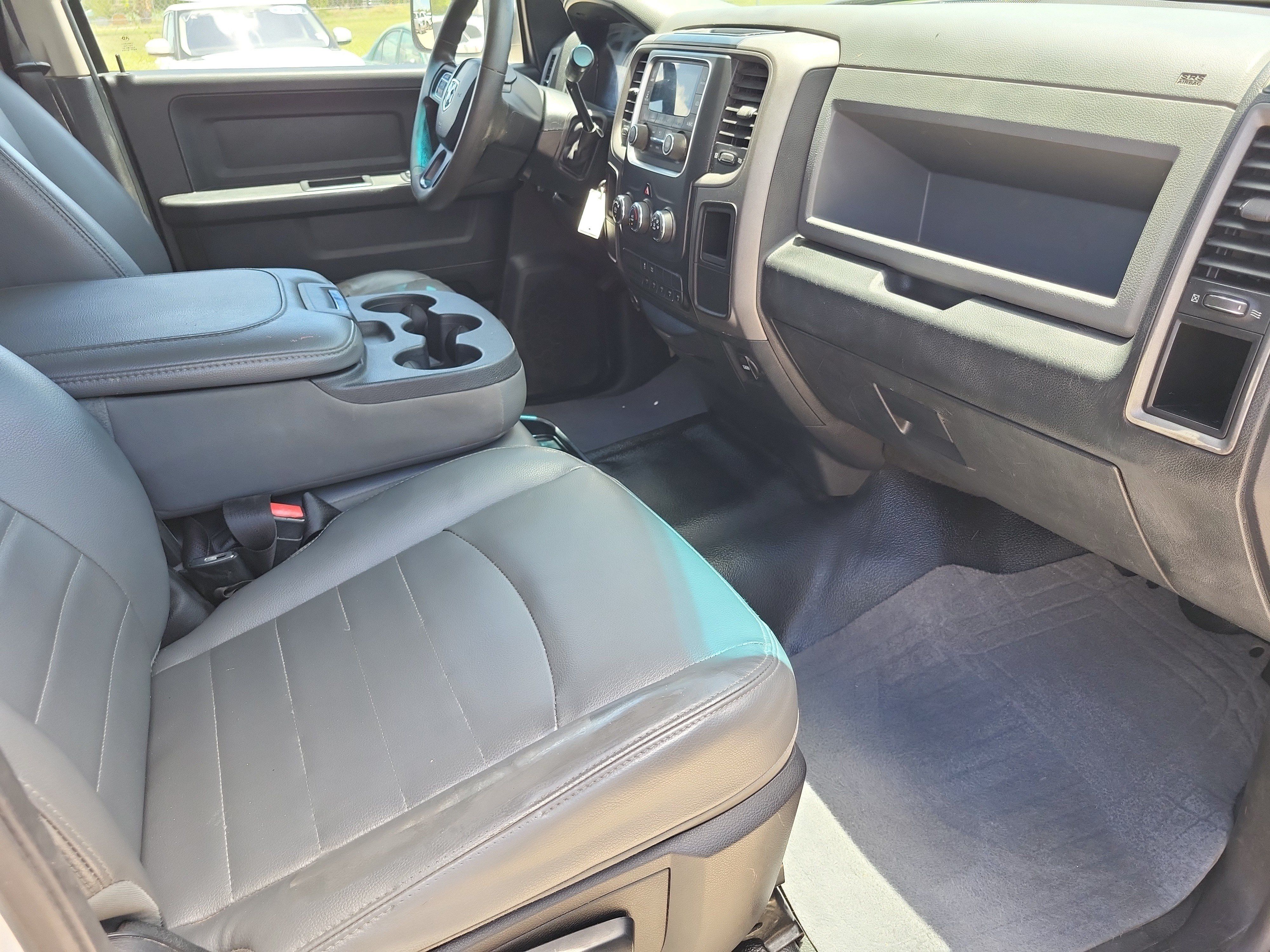 Used 2018 RAM 3500 Tradesman RWD image 9