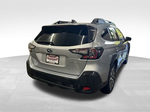 Used 2023 Subaru Outback Premium image 5