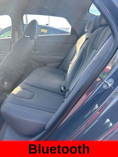 Used 2024 Hyundai Elantra SEL w/ Convenience Package FWD image 3