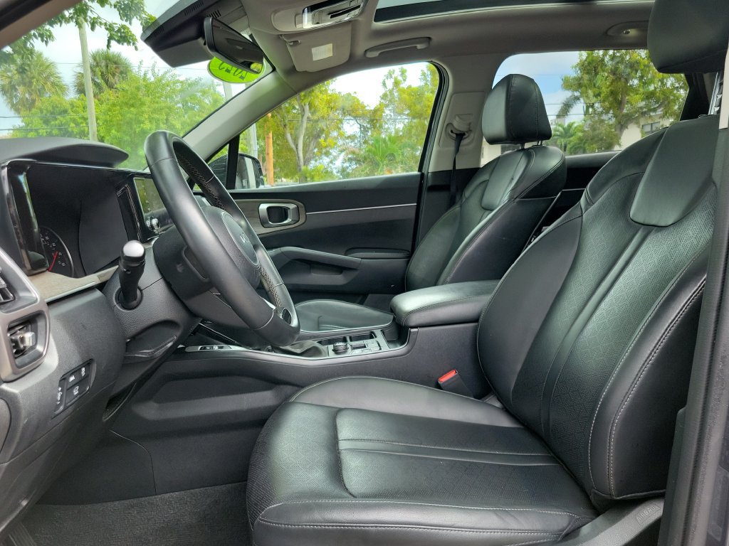 Certified 2023 Kia Sorento EX w/ Panoramic Sunroof Package FWD image 2