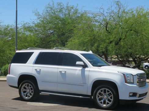Used 2018 GMC Yukon SLE w/ SLE Value Package AWD/4WD image 4
