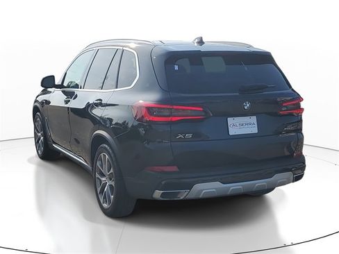 Used 2022 BMW X5 xDrive40i w/ Premium Package image 3