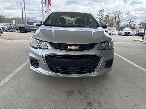 Used 2020 Chevrolet Sonic LT w/ Convenience Package image 2