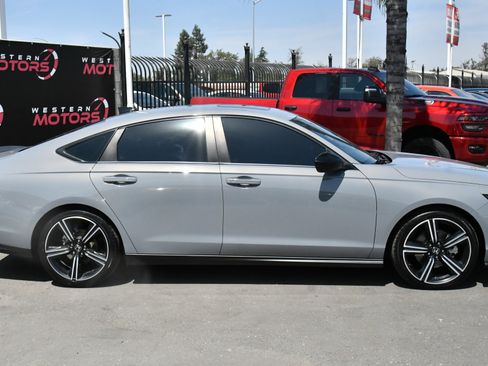 Used 2024 Honda Accord Sport image 9