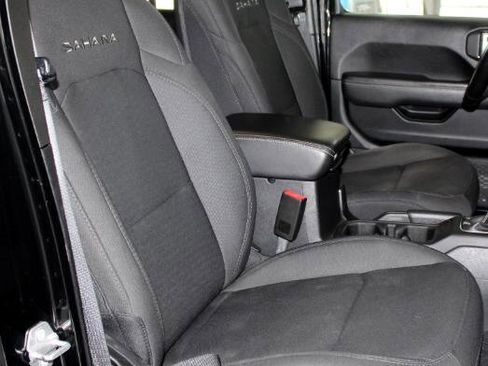 Used 2019 Jeep Wrangler Unlimited Sahara image 20