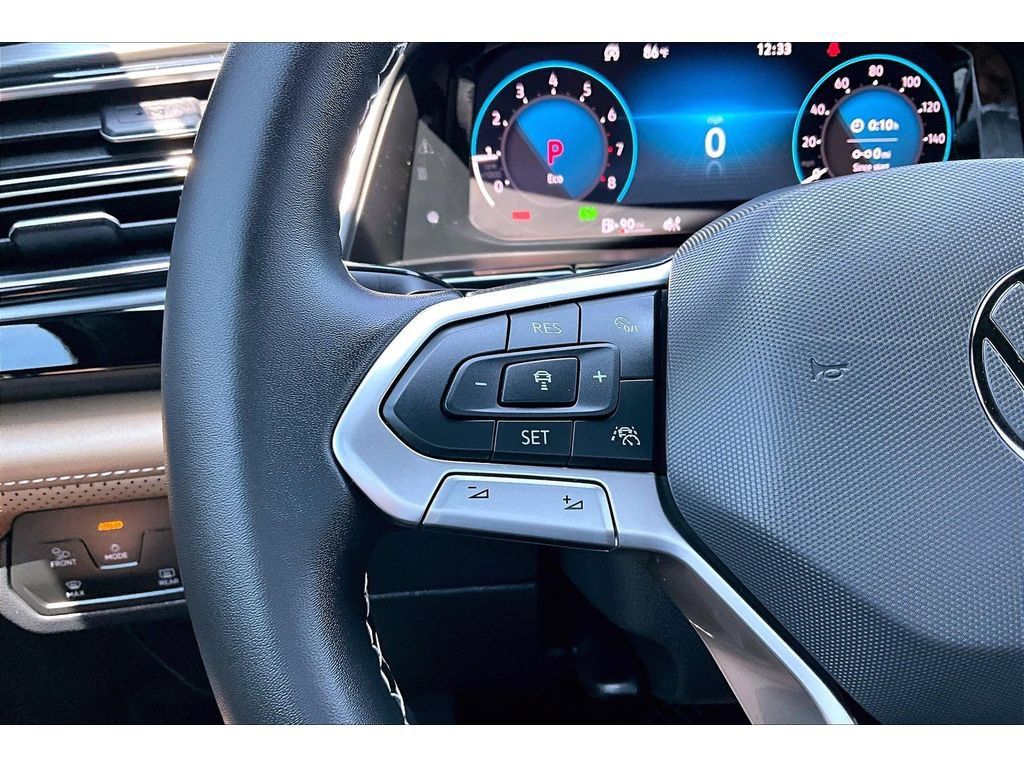 Used 2024 Volkswagen Atlas Cross Sport SE FWD image 11