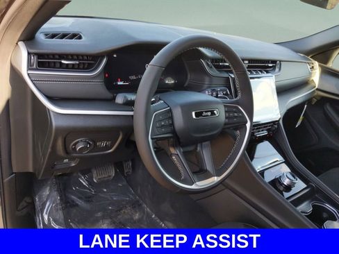 New 2025 Jeep Grand Cherokee Altitude RWD image 11