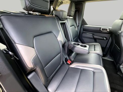 Used 2025 Ford Bronco Outer Banks AWD/4WD image 25